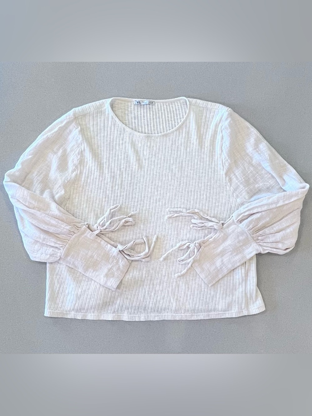 Zara Ecru Ribbed Bodice ***Linen Like Long-Sleeve Top with Tie Cuffs Sz Large